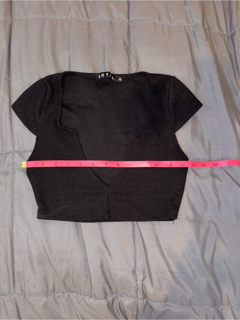 Motel Black Deep V Notch Neck Crop Top XS - Picture 4 of 5